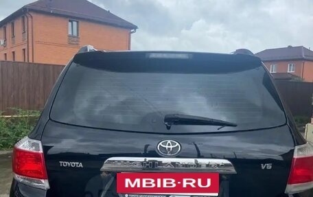 Toyota Highlander III, 2012 год, 2 000 000 рублей, 3 фотография