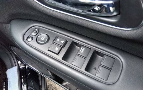 Honda Vezel, 2019 год, 1 800 000 рублей, 16 фотография