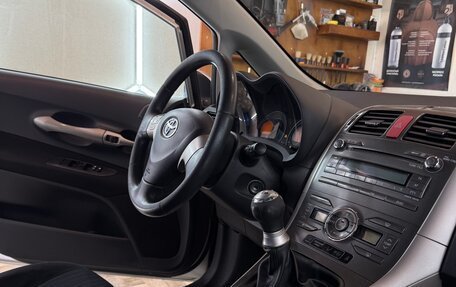 Toyota Auris II, 2008 год, 695 000 рублей, 18 фотография