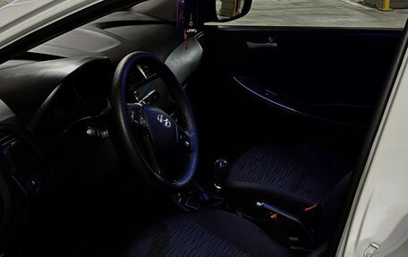 Hyundai Solaris II рестайлинг, 2015 год, 980 000 рублей, 10 фотография