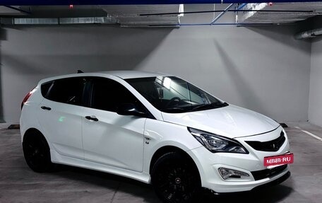 Hyundai Solaris II рестайлинг, 2015 год, 980 000 рублей, 2 фотография
