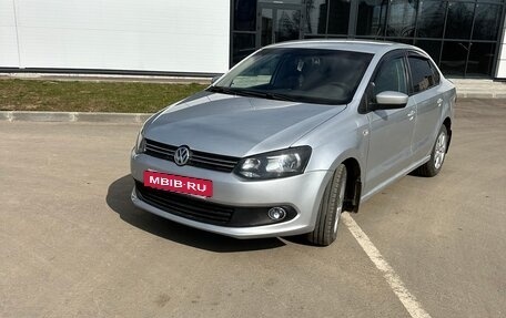 Volkswagen Polo VI (EU Market), 2014 год, 940 000 рублей, 2 фотография