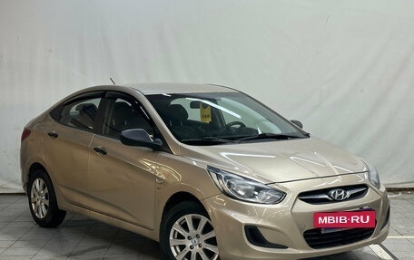 Hyundai Solaris II рестайлинг, 2011 год, 650 000 рублей, 2 фотография