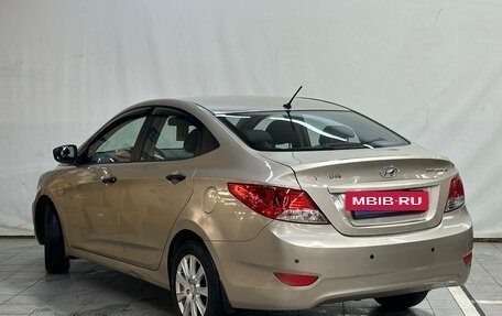 Hyundai Solaris II рестайлинг, 2011 год, 650 000 рублей, 4 фотография