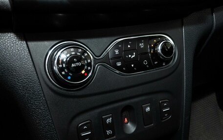 Renault Sandero II рестайлинг, 2016 год, 880 000 рублей, 11 фотография