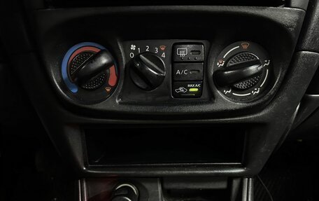 Nissan Almera, 2004 год, 284 888 рублей, 9 фотография