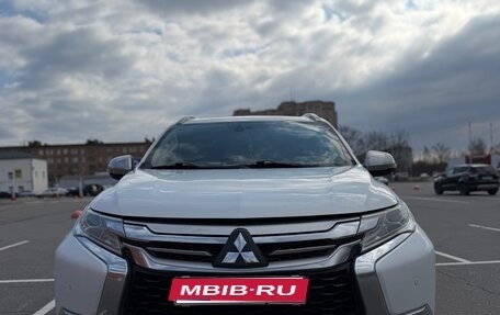 Mitsubishi Pajero Sport III рестайлинг, 2019 год, 2 750 000 рублей, 1 фотография
