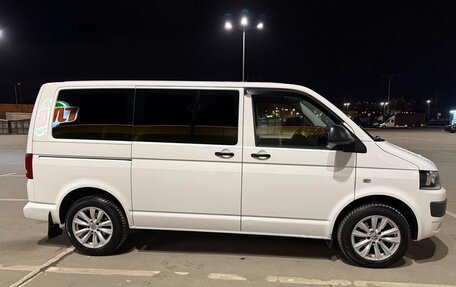 Volkswagen Caravelle T5, 2012 год, 2 100 000 рублей, 2 фотография