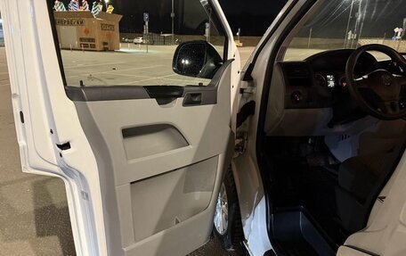 Volkswagen Caravelle T5, 2012 год, 2 100 000 рублей, 13 фотография