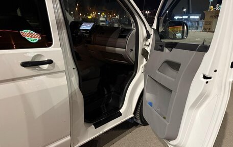 Volkswagen Caravelle T5, 2012 год, 2 100 000 рублей, 15 фотография