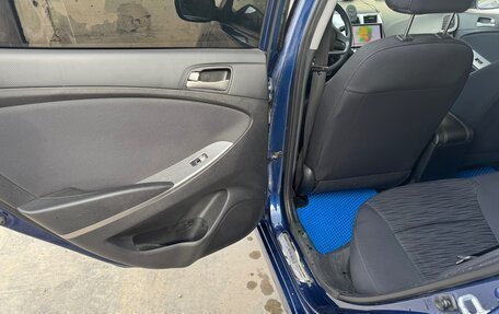 Hyundai Solaris II рестайлинг, 2015 год, 680 000 рублей, 19 фотография