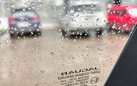 Jaguar E-Pace, 2018 год, 2 400 000 рублей, 22 фотография