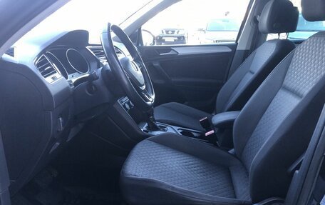 Volkswagen Tiguan II, 2018 год, 2 000 000 рублей, 9 фотография