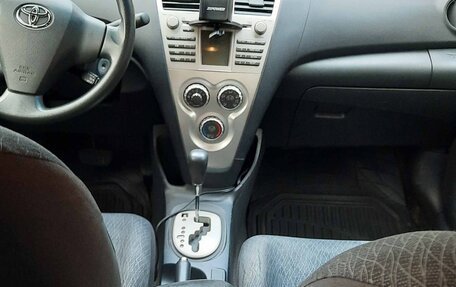 Toyota Yaris III рестайлинг, 2008 год, 310 000 рублей, 15 фотография