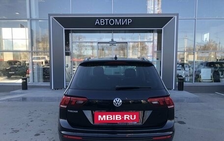 Volkswagen Tiguan II, 2018 год, 2 000 000 рублей, 6 фотография