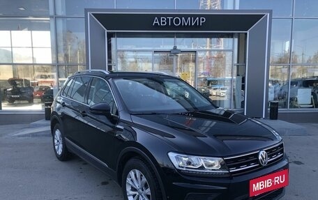 Volkswagen Tiguan II, 2018 год, 2 000 000 рублей, 3 фотография