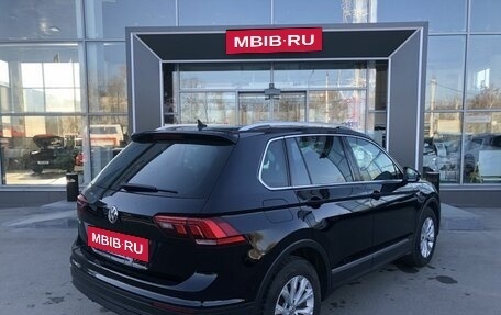 Volkswagen Tiguan II, 2018 год, 2 000 000 рублей, 5 фотография