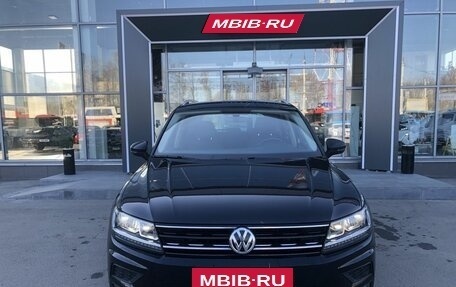 Volkswagen Tiguan II, 2018 год, 2 000 000 рублей, 2 фотография