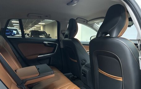 Volvo V60 I, 2012 год, 1 289 000 рублей, 14 фотография