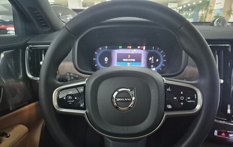 Volvo S90 II рестайлинг, 2024 год, 5 550 000 рублей, 9 фотография