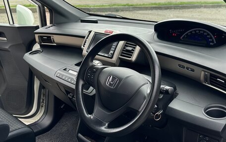 Honda Freed I, 2010 год, 1 290 000 рублей, 13 фотография