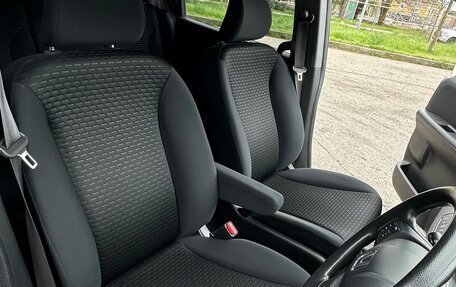 Honda Freed I, 2010 год, 1 290 000 рублей, 15 фотография