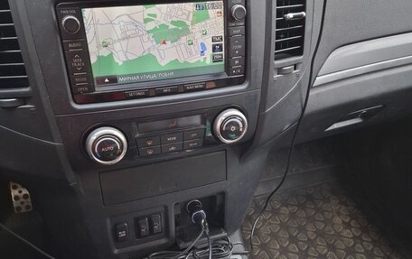 Mitsubishi Pajero IV, 2013 год, 2 590 000 рублей, 10 фотография