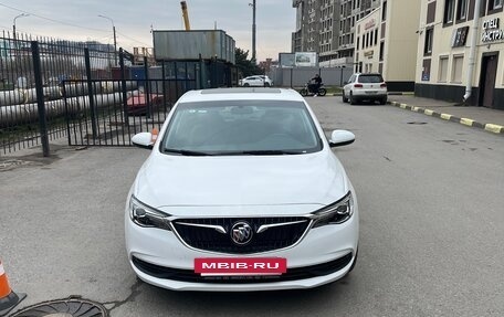 Buick Excelle III, 2022 год, 1 800 000 рублей, 2 фотография