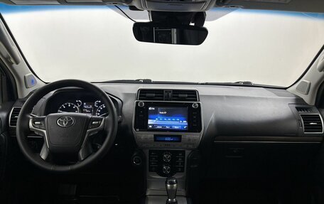 Toyota Land Cruiser Prado 150 рестайлинг 2, 2017 год, 5 125 000 рублей, 17 фотография