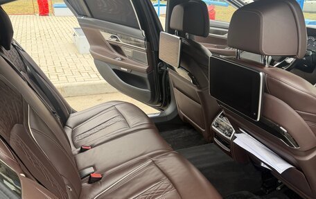 BMW 7 серия, 2018 год, 3 800 000 рублей, 12 фотография