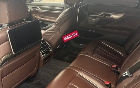 BMW 7 серия, 2018 год, 3 800 000 рублей, 11 фотография