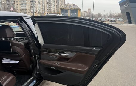 BMW 7 серия, 2018 год, 3 800 000 рублей, 16 фотография