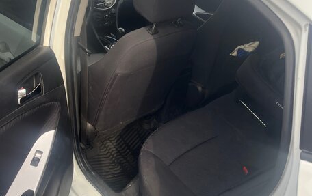 Hyundai Solaris II рестайлинг, 2012 год, 560 000 рублей, 5 фотография