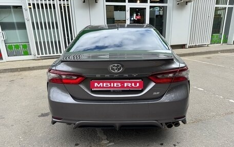 Toyota Camry, 2021 год, 2 499 000 рублей, 3 фотография