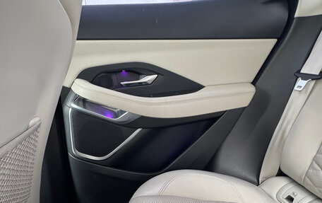 Jaguar E-Pace, 2019 год, 3 150 000 рублей, 14 фотография