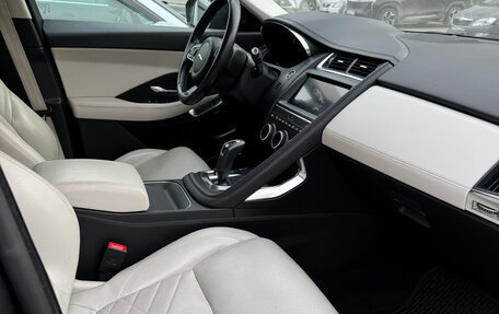 Jaguar E-Pace, 2019 год, 3 150 000 рублей, 13 фотография