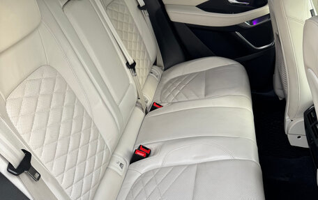 Jaguar E-Pace, 2019 год, 3 150 000 рублей, 11 фотография