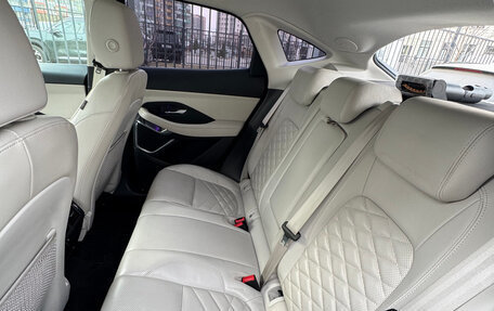 Jaguar E-Pace, 2019 год, 3 150 000 рублей, 17 фотография