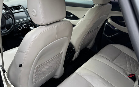 Jaguar E-Pace, 2019 год, 3 150 000 рублей, 16 фотография