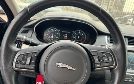 Jaguar E-Pace, 2019 год, 3 150 000 рублей, 15 фотография