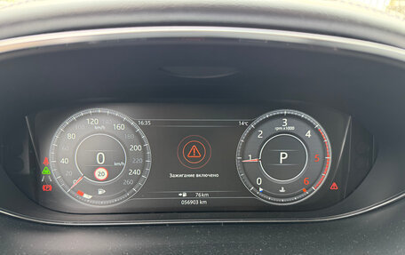 Jaguar E-Pace, 2019 год, 3 150 000 рублей, 22 фотография