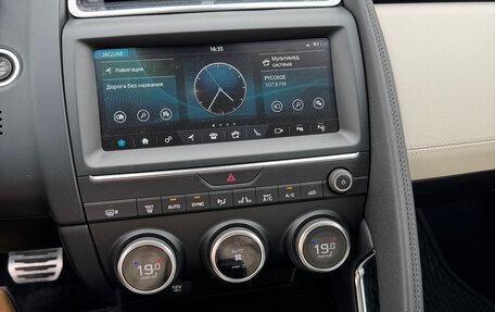 Jaguar E-Pace, 2019 год, 3 150 000 рублей, 21 фотография