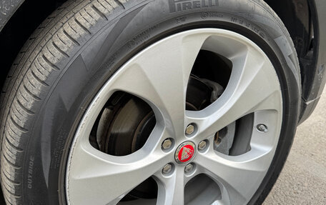 Jaguar E-Pace, 2019 год, 3 150 000 рублей, 28 фотография