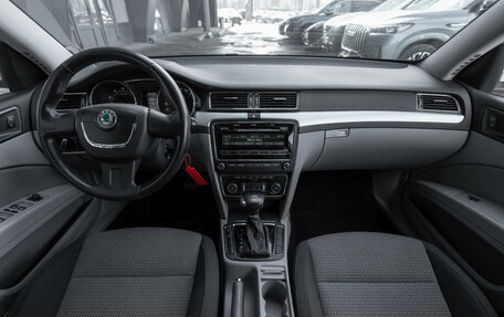 Skoda Superb III рестайлинг, 2011 год, 990 000 рублей, 8 фотография