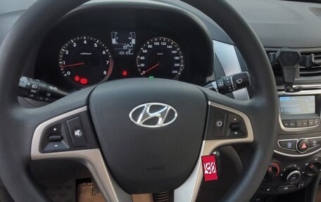 Hyundai Solaris II рестайлинг, 2015 год, 880 000 рублей, 3 фотография