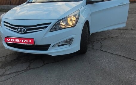 Hyundai Solaris II рестайлинг, 2015 год, 880 000 рублей, 5 фотография