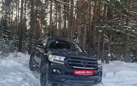 Toyota Land Cruiser 200, 2015 год, 4 783 000 рублей, 3 фотография