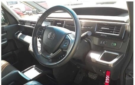 Honda Stepwgn IV, 2021 год, 2 750 000 рублей, 16 фотография