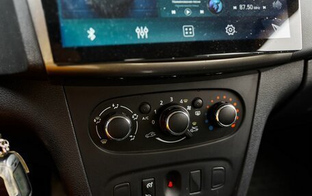 Renault Sandero II рестайлинг, 2017 год, 1 050 000 рублей, 11 фотография