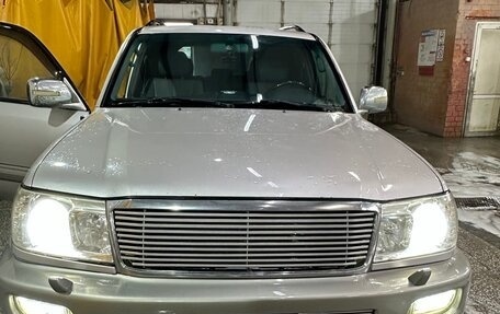 Toyota Land Cruiser 100 рестайлинг 2, 2003 год, 2 500 000 рублей, 1 фотография